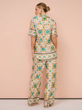 Lässiger, zweiteiliger Pyjama-Anzug aus Satin mit Print